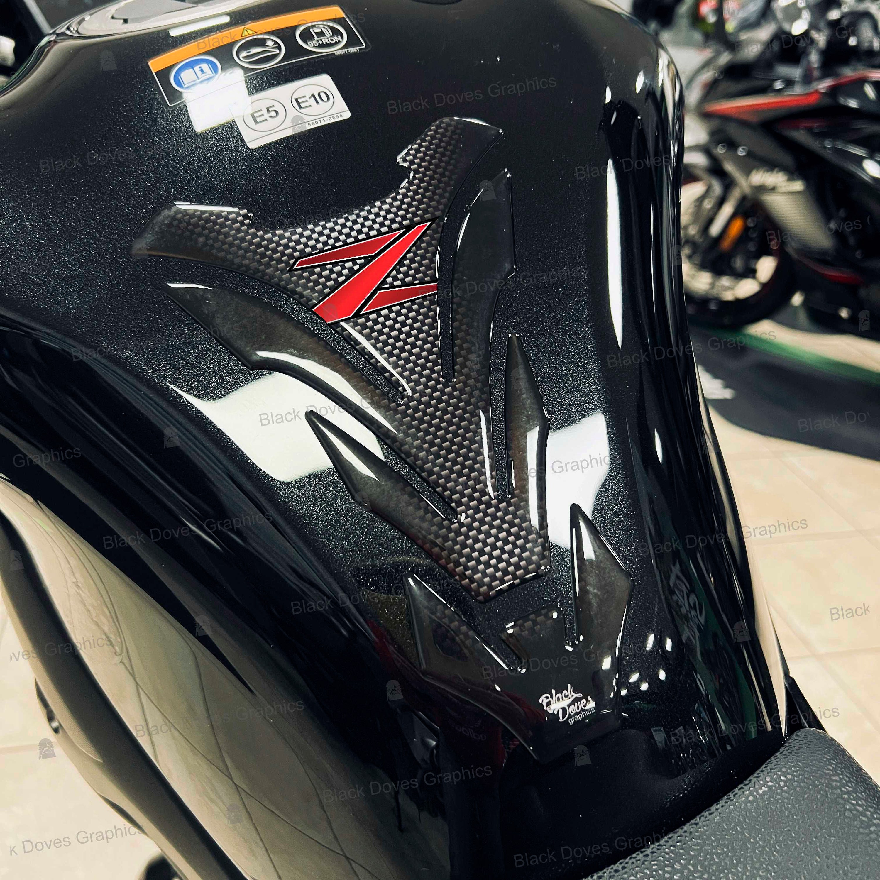 Protection de réservoir adhésive universelle en résine compatible avec les motos KAWASAKI Z750 Z1000 Z750 Z