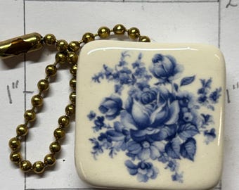 Keramik Deckenleuchte Pull Lichterkette im Blue Rose Design
