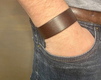 Leather cuff bracelet classic simple urban leather band design great gift for men and women bronze belt buckle closure B003