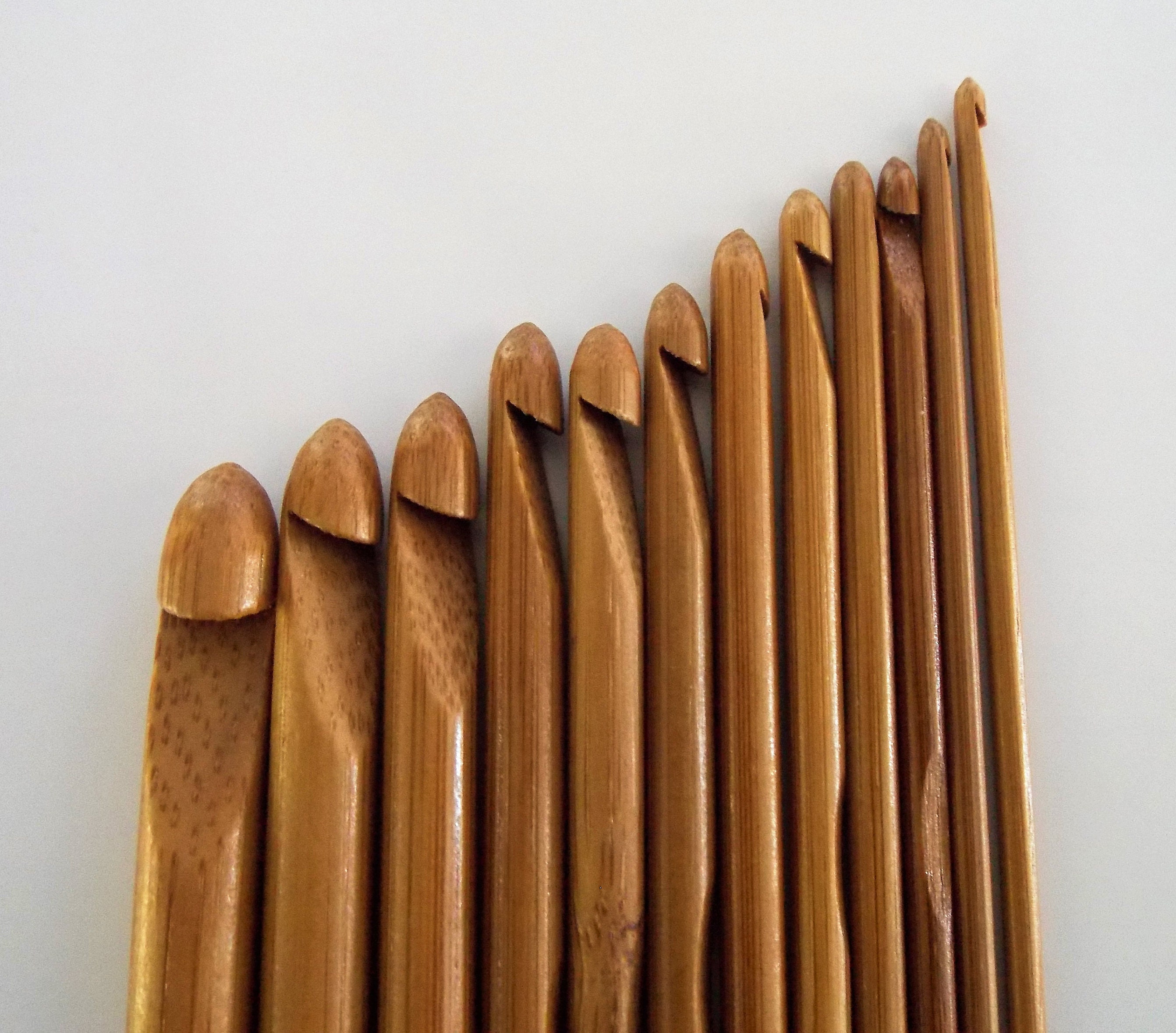 0.5 6mm Bamboo Crochet Hooks for Crocheting and Amigurumi, Ultra Fine Bamboo  Crochet Hooks 