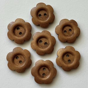 Bottoni a forma di fiore, bottoni marroni da 20 mm, bottoni in legno, articoli per cucire, bottoni vintage, decorazioni, bottoni rustici, articoli per l'artigianato