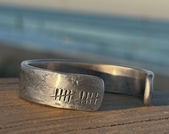 10 Year Anniversary Gift Bracelet, Aluminum Tally Mark Cuff, 10th Wedding Anniversary Bracelet, Personalized Inside Message, Gift for Him