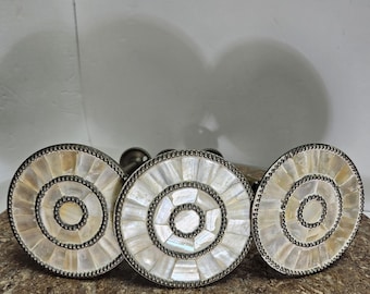 Abaloneschelp ronde gordijngevelhouders 4" x 7,25" 3 counts
