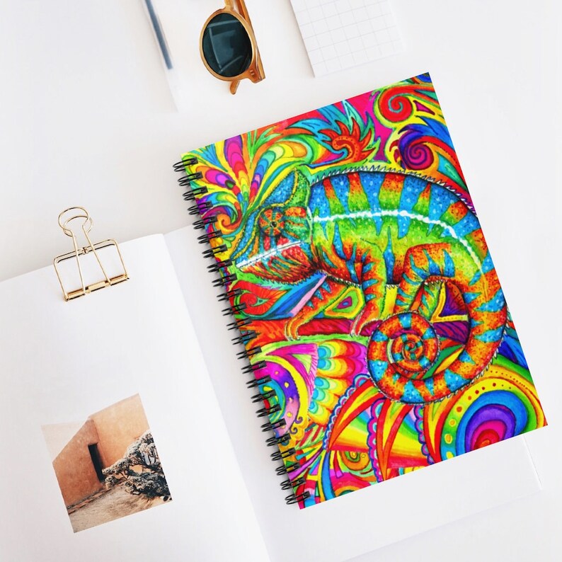 Psychedelic Rainbow Chameleon Trippy Lizard Groovy Reptile Hippie Art Spiral Notebook Journal Bild 2