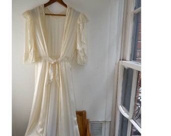 1930s dressing gown