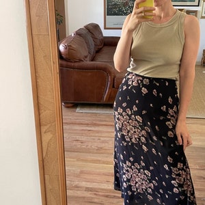 Vintage Laura Ashley Dark Floral Midi Skirt Size X Small
