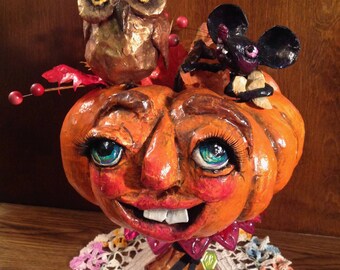 Calabaza feliz de 12,5" con búho y ratón.