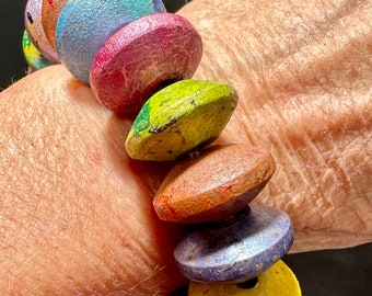 Brazalete de Cuentas Marmoladas, Disco de Madera Grande, Multicolores Metálicos, Elástico.
