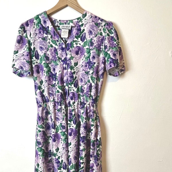 lilac floral 80s 90s vintage day dress / lavender purple vintage 1990s dress / floral full skirt pocket skirt / 50s style / size 12 size 14