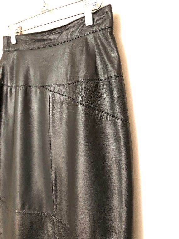 90s vintage leather skirt // long black leather s… - image 2