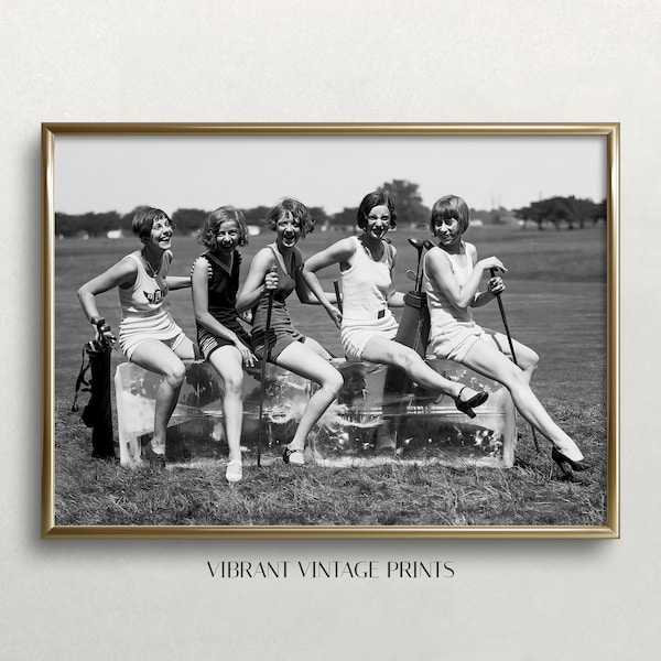 Women Golfers Print, Black and White Art, vintage Wall Art, Funny Golf Art, Lady Golfers on Ice, Old Photo, Digital DOWNLOAD, PRINTABLE Art