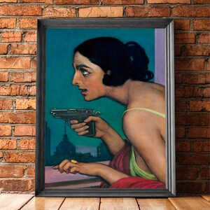 Puede incluir: Una pintura de una mujer sosteniendo un arma, mirando por una ventana. La mujer lleva un vestido verde y rojo. El fondo es una ciudad nocturna.