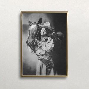 Cowgirl Wall Art, Black and White Art, Vintage Wall Art, Western Aesthetic, Horse Wall Art, Old Photo, DIGITAL DOWNLOAD, PRINTABLE Wall Art