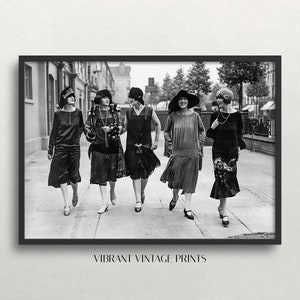 Women Friends, Black and White Art, Vintage Wall Art, Flappers Wall Art, Woman Portrait, Old Photo, DIGITAL DOWNLOAD, PRINTABLE Wall Art