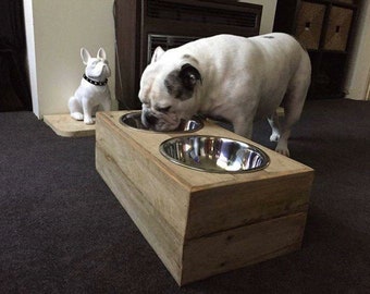 Elevated dog bowls