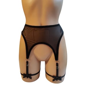 kann man massagel als gleitgel nehmen Emery Liquid Satin & Chain Thigh Garter Belt