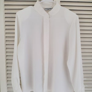 Vintage 80s White Alfred Dunner Blouse - Embroidered Collar - Modern Medium to Large