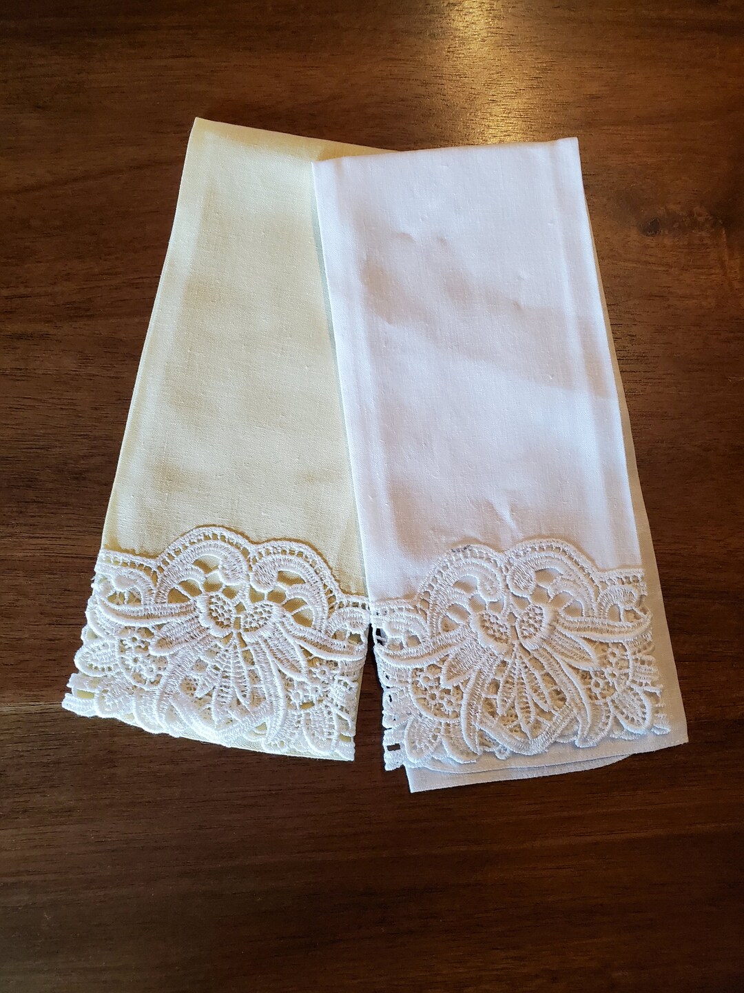 Vintage Guest Fingertip Towels Set of 2 Yellow and White With Lace Trim