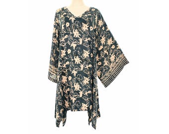 Plus Size Tunic Top Oversized Blouse: Blue & Beige Batik Floral, V-Neck, 4X-5X