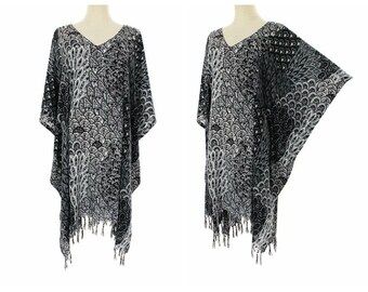 Plus size poncho style caftan/kaftan,black w/white paisle print,size 1X-2X,3X-4X Plus size poncho style caftan/kaftan,black w/white paisle print,size 1X-2X,3X-4X
