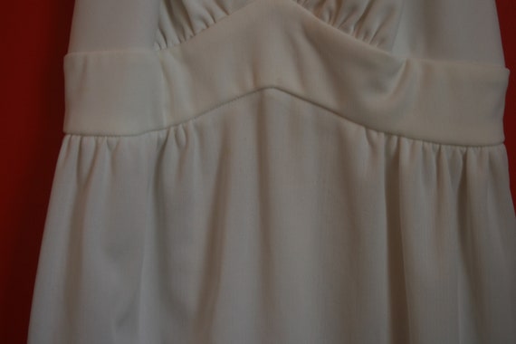 1970s Farrah Fawcett vibes white halter dress - image 5