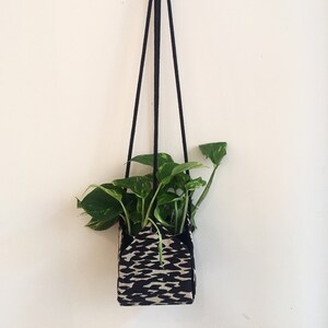 Scrawl Plant Hanger - plant hanger/wall hanging,scandinavian,plant pot,cotton, linen