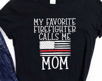 Camicia mamma pompiere, mamma linea rossa sottile, il mio pompiere preferito mi chiama t-shirt unisex a manica corta regalo mamma