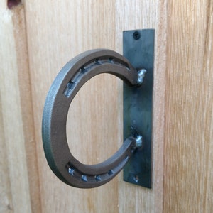 Rustic Horseshoe Door Handle - Farmhouse Barn Door Pull - Handmade Iron Hardware for Country Home Decor