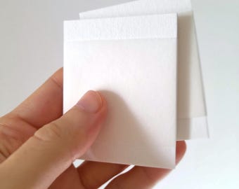 Carta per acquerello in formato mini: cartoncino a grana fine da 300 g/m², 5,5 x 6,35 cm.