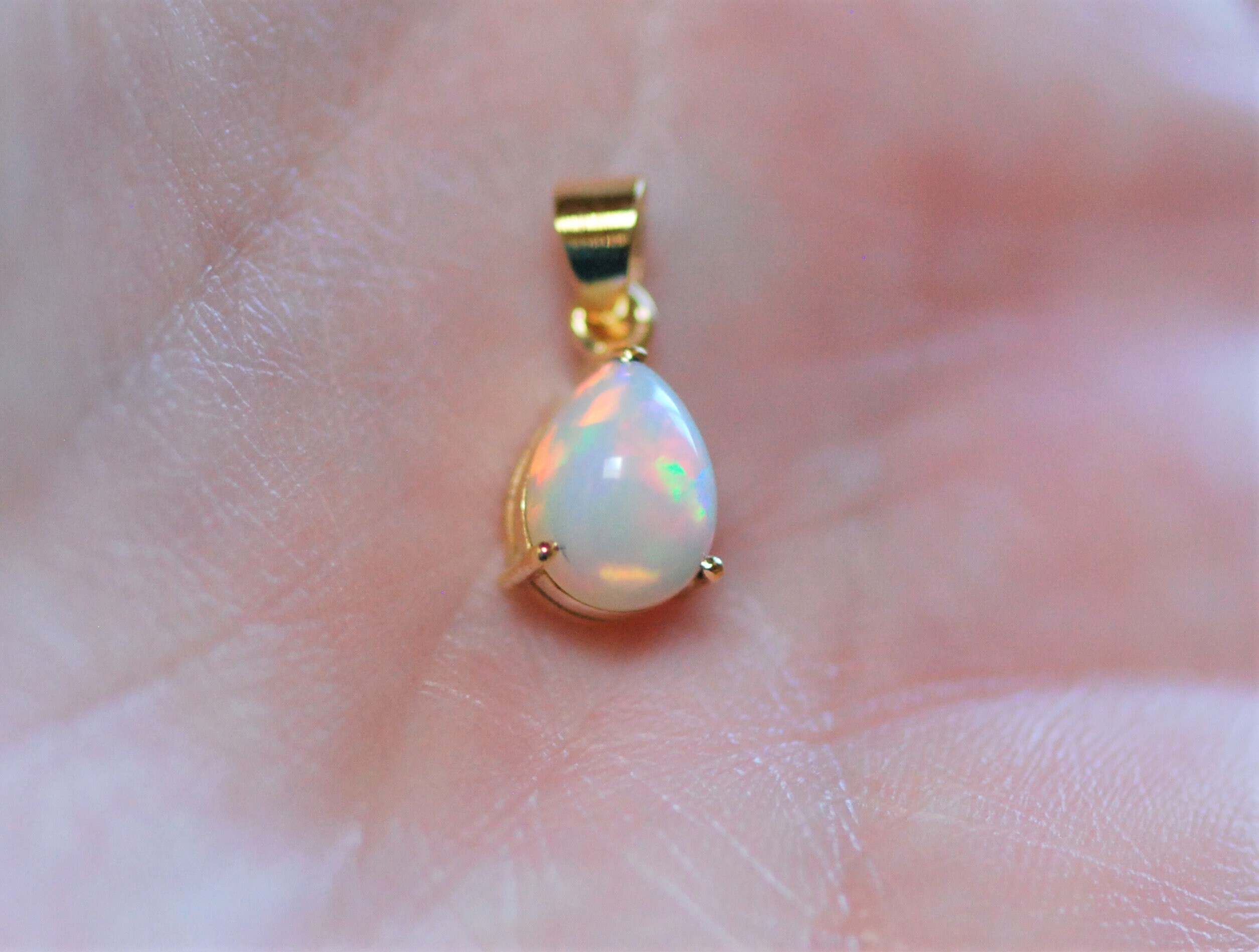 Genuine opal teardrop pendant 14k solid gold | Etsy