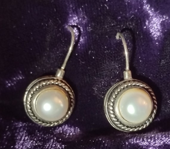 Vintage Silver and Pearl Earrings and Ring - image 3