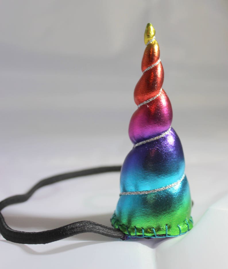 Ich schenk' Dir einen Regenbogen: Glänzendes Einhorn-Haarband in Regenbogenfarben 8,5 cm