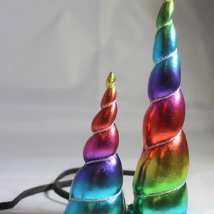 Ich schenk' Dir einen Regenbogen: Glänzendes Einhorn-Haarband in Regenbogenfarben Bild 1