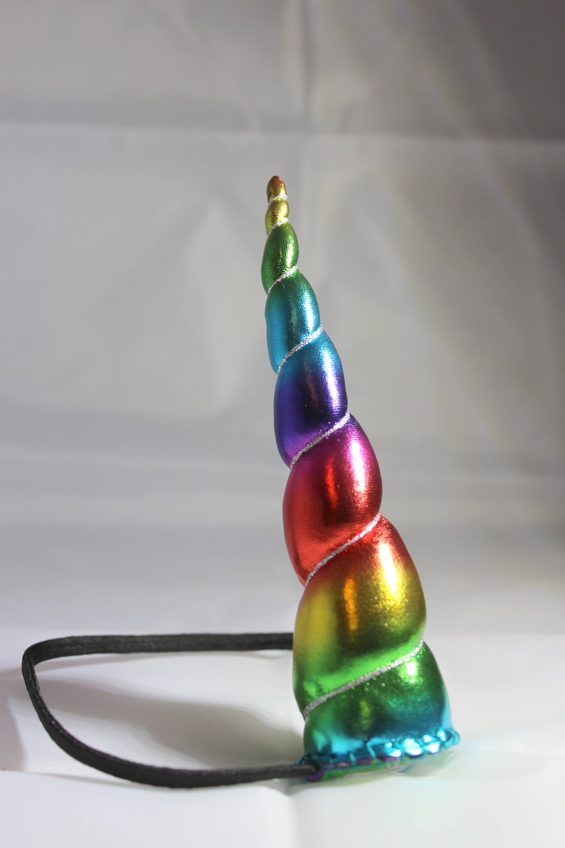 Ich schenk' Dir einen Regenbogen: Glänzendes Einhorn-Haarband in Regenbogenfarben 12 cm