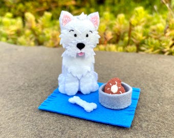 Pequeño westie Cachorro de perro miniatura West highland terrier Pequeño perro de peluche Mascota de peluche de fieltro Perro de peluche Terrier de peluche Cachorro mini Amigo de la mascota