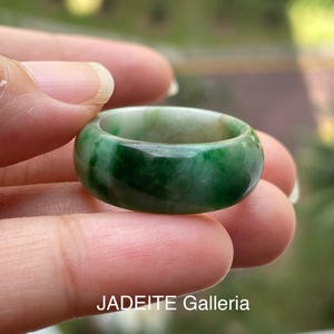 Jade Ring US9 Natural jadeite jade grade A  very green, Burmese Jadeite Band Ring