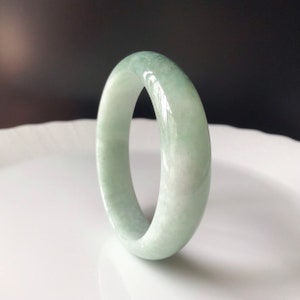 Unbehandelter Jade Armreif 59.1 mm-Blauer und grauer burmesischer Jadeit authentischer Grad A durchscheinender grüner Jade-Armreif