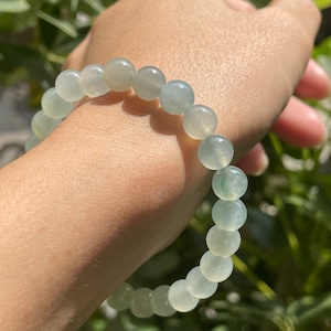 Pulseira de jadeíta translúcida - Jadeíta birmanesa natural autêntica Tipo A Pulseira elástica com contas verdes macias e translúcidas