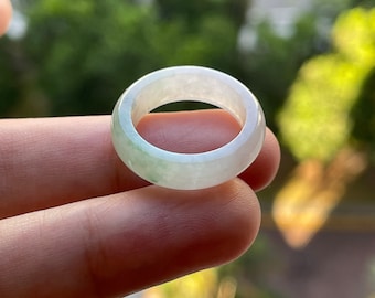 US5.6 Natürliche Jade-Bandring Authentische unbehandelte Jadeit Translucent Weiß Soft Grün Grau Punkte Unisex Jade Bandring