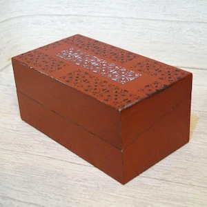 Roter Teebox Organizer mit 3 Fächern - Teebeutelspender - Teekiste