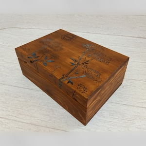 Rustikale Teebeutelbox mit 6 Fächern - Teebox aus Holz mit Deckel - Teekiste