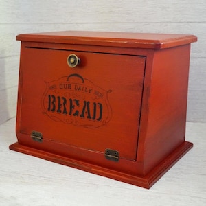 Vintage red Bread box - Bread bin - Farmhouse kitchen storage