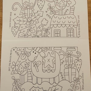 Op de afbeelding: Zwart-witte lijntekening van een kerstlam met een ster op zijn rug. Het lam is omringd door kerstboom, een huis en andere feestelijke elementen. De tekst "Christmas Sheep..." staat onder de afbeelding. De tekst "by the curious miss b..." staat boven in de afbeelding.