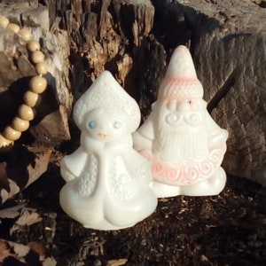 Vintage Plastic Santa Claus and Rubber Snow Maiden Christmas Figurine Vintage Christmas Decorations Christmas Gift Collectible Toys Decor Vintage Plastic Santa Claus and Rubber Snow Maiden Christmas Figurine Vintage Christmas Decorations Christmas Gift Collectible Toys Decor