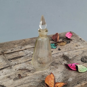 Glass bottle, Perfume bottle, Small interior, Vintage bottles, Unique bottles, Antique bottles, Vintage collection bottle, Vintage perfume