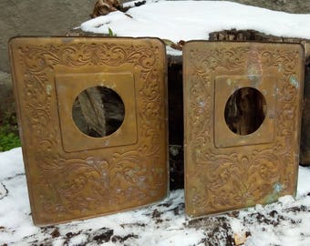 Forro Vintage bajo la toma de corriente o interruptor, hecho en URSS, marco de cobre decorativo, cubiertas de latón, placas de interruptor rocker, ornamento floral.