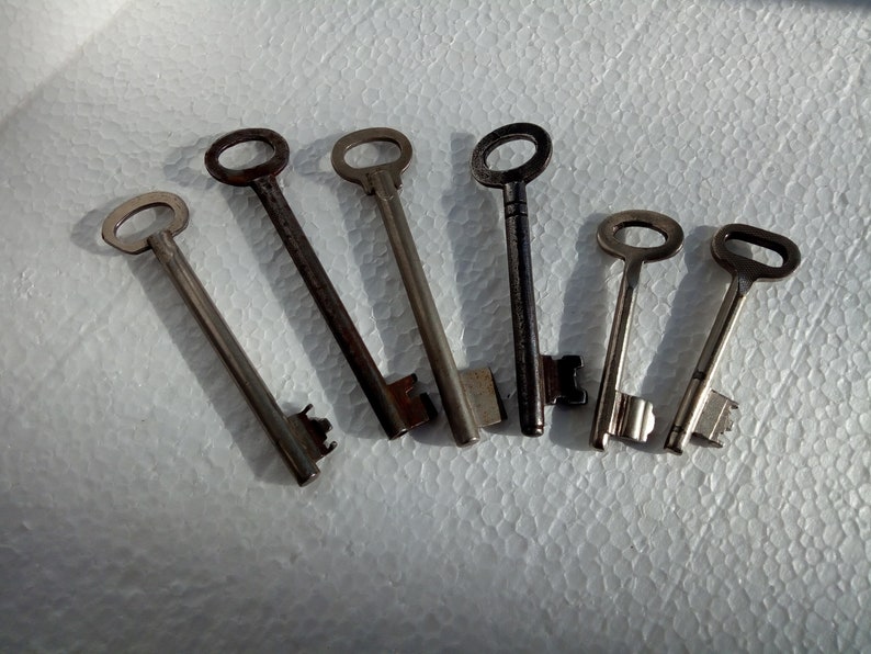 Vintage Metal Keys Collectible Lock Collectible Keys Vintage Etsy