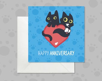 Carte de joyeux anniversaire avec des chats noirs, mignons chats noirs avec une grande carte d'anniversaire de coeur d'amour rouge, carte de célébration avec des illustrations de chat