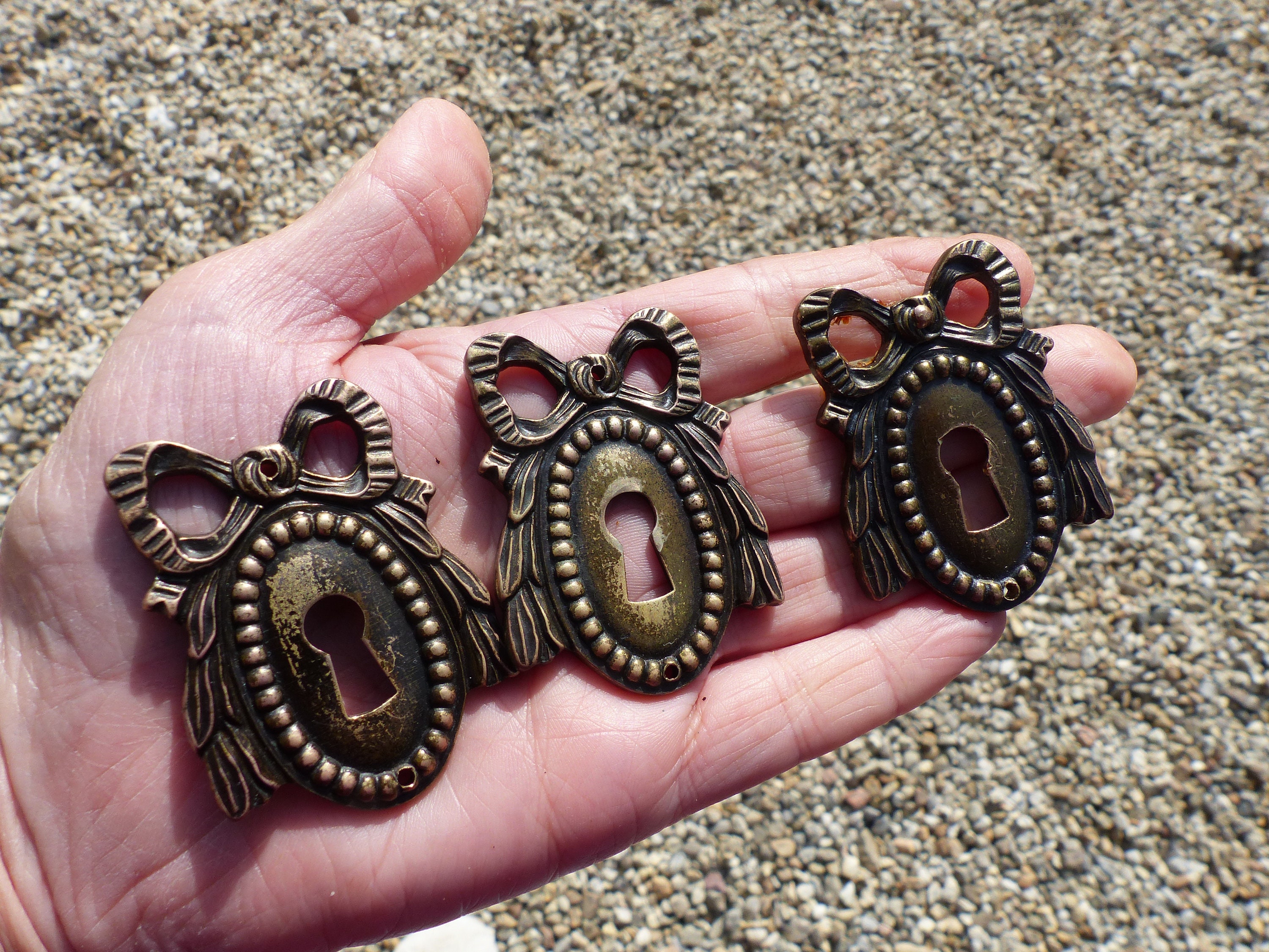 Serrure Escutcheon - 3 Vintage Français en Laiton ou Bronze Serrure Trou Clé Serrure de Meubles Maté