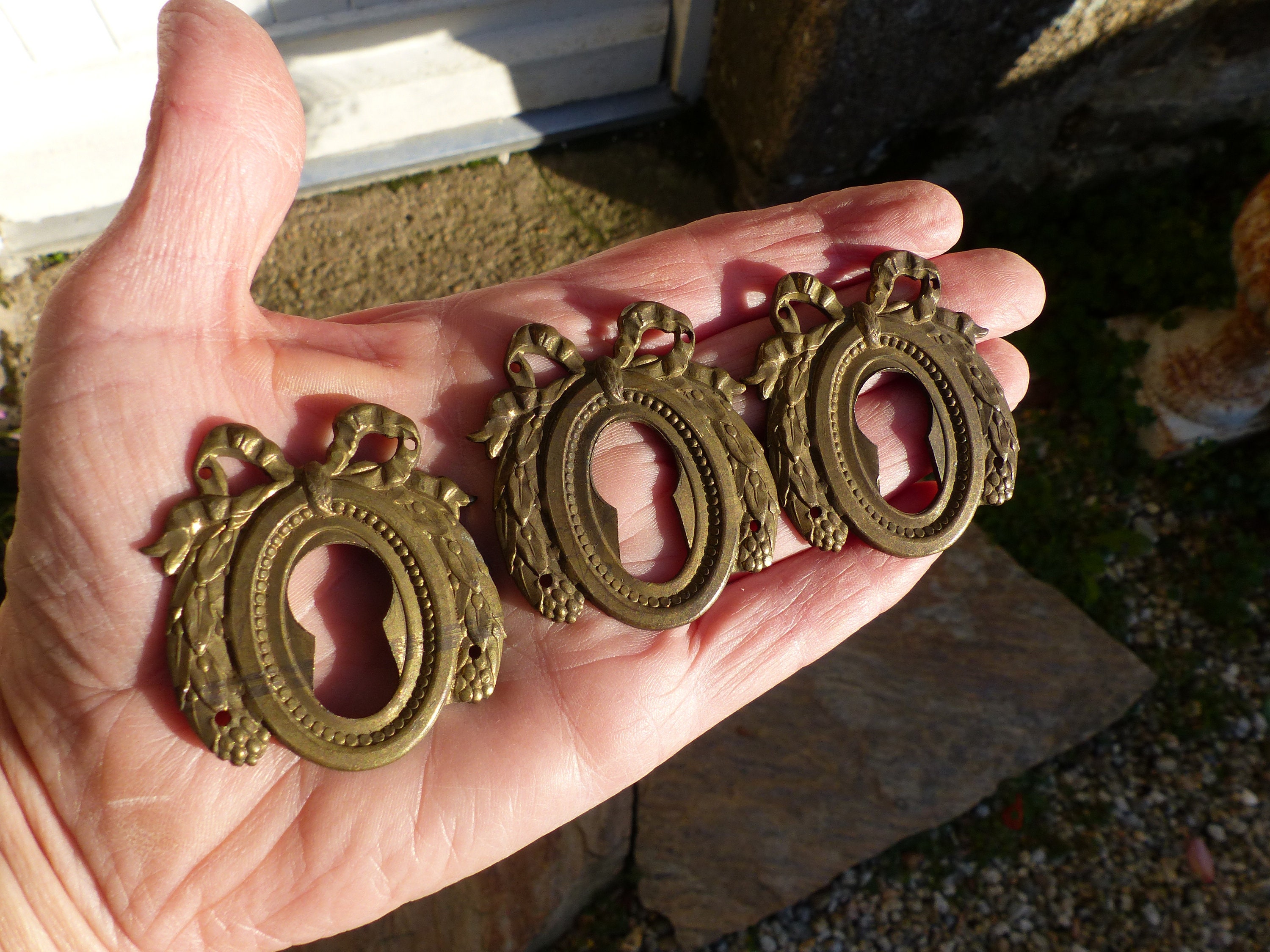 3 Meubles Escutcheon - Antique/Vintage Français en Laiton ou Bronze Meubles Serrure X 3